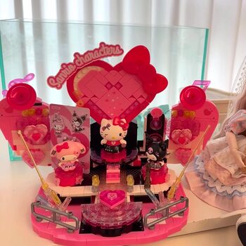 Sanrio Sweetheart Shining Stage Hello Kitty My Melody Kuromi Building Blocks Toy Figurine Gift
