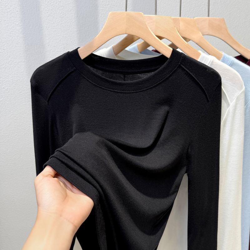 Black Round-Neck Long-Sleeve Base Shirt for Women, Slim Fit, 2026 Autumn and Winter New Basic Style, Elegant Lyocell Top Black Round-Neck Long-Sleeve Base Shirt for Women, Slim Fit, 2026 Autumn and Winter New Basic Style, Elegant Lyocell Top