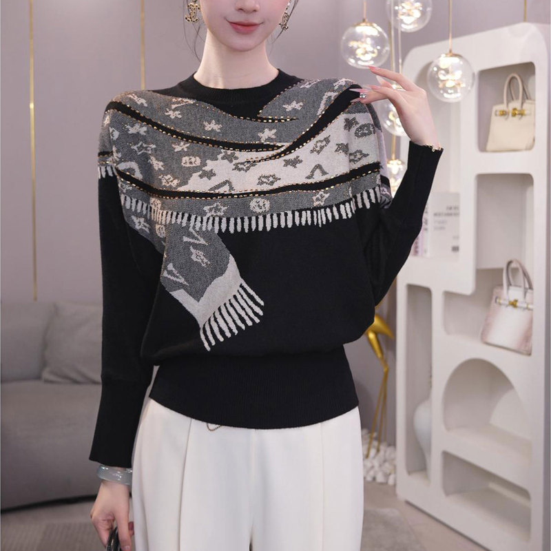 High-End Jacquard Knit Sweater with Rhinestones for Women, 2026 Autumn and Winter New Style, Loose Fit, Slimming, Light Luxury Long-Sleeve Base Shirt