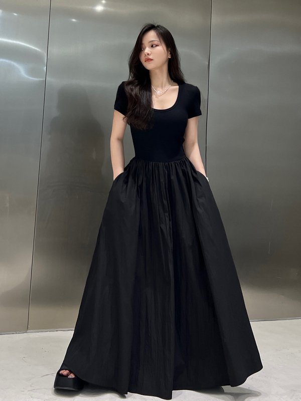 Black Short-Sleeved Dress 2026 New Style Travel Outfit French Style Floor-Length Dress Summer Slim Fit Long Dress