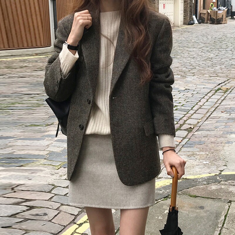 Retro herringbone textured wool, suit jacket female Korean version Inn style Yinglen Wind Design Sensation Little short and small subblouse