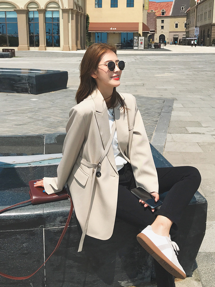 2021 Early Autumn New Rice White Suit Jacket Woman Design Sensation Small Crowd of High Sensation West Suit Women's Blouse