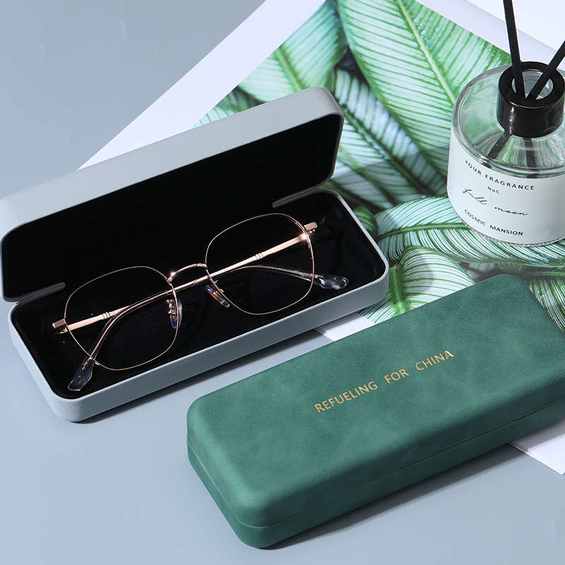 Portable ins tide student personality Harajuku myopia girl male student myopia storage anti-pressure glasses box personality day