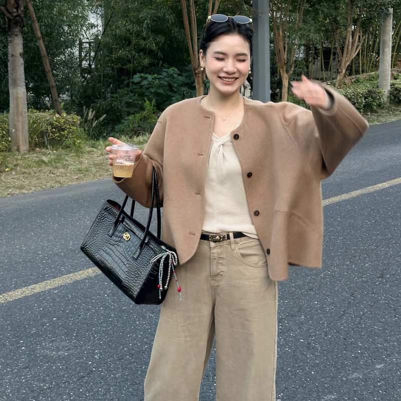 Xiaoxi Jessie Natural Color 100% Camel Wool Round Neck Versatile Slimming Short Jacket 9.19 Xiaoxi Jessie Natural Color 100% Camel Wool Round Neck Versatile Slimming Short Jacket 9.19