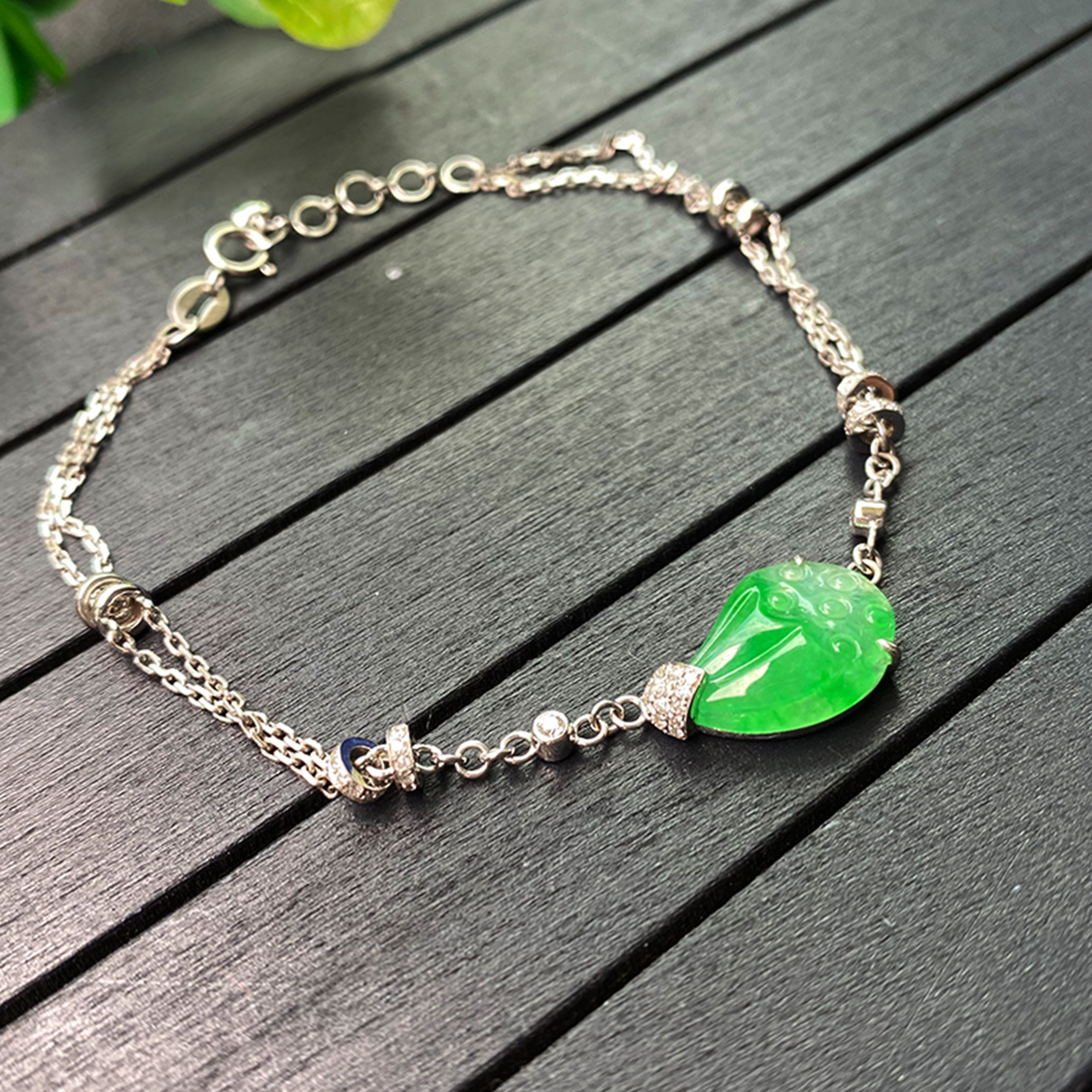 Color Yunnan Myanmar A - cargo natural emerald belt certificate 18k gold with colorful lotus emerald bracelet