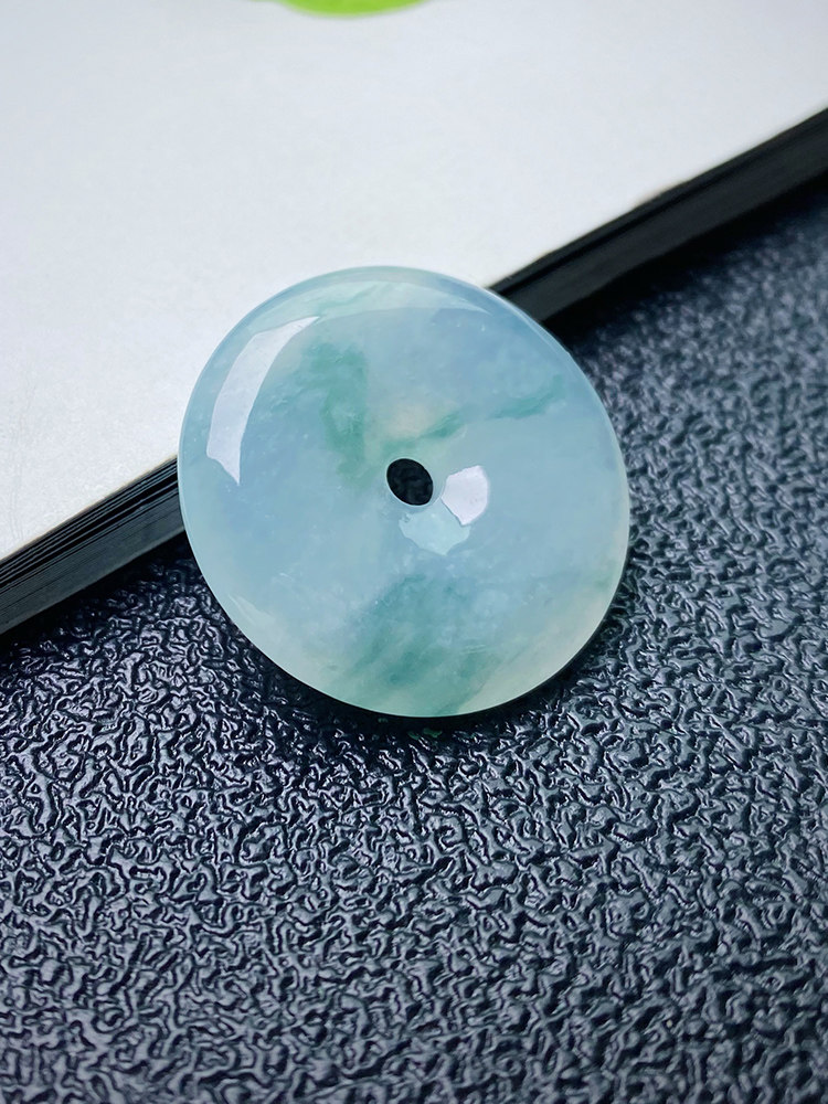 Colorful Yunnan Burma A goods natural jade belt certificate ice species floating flower safety buckle pendant