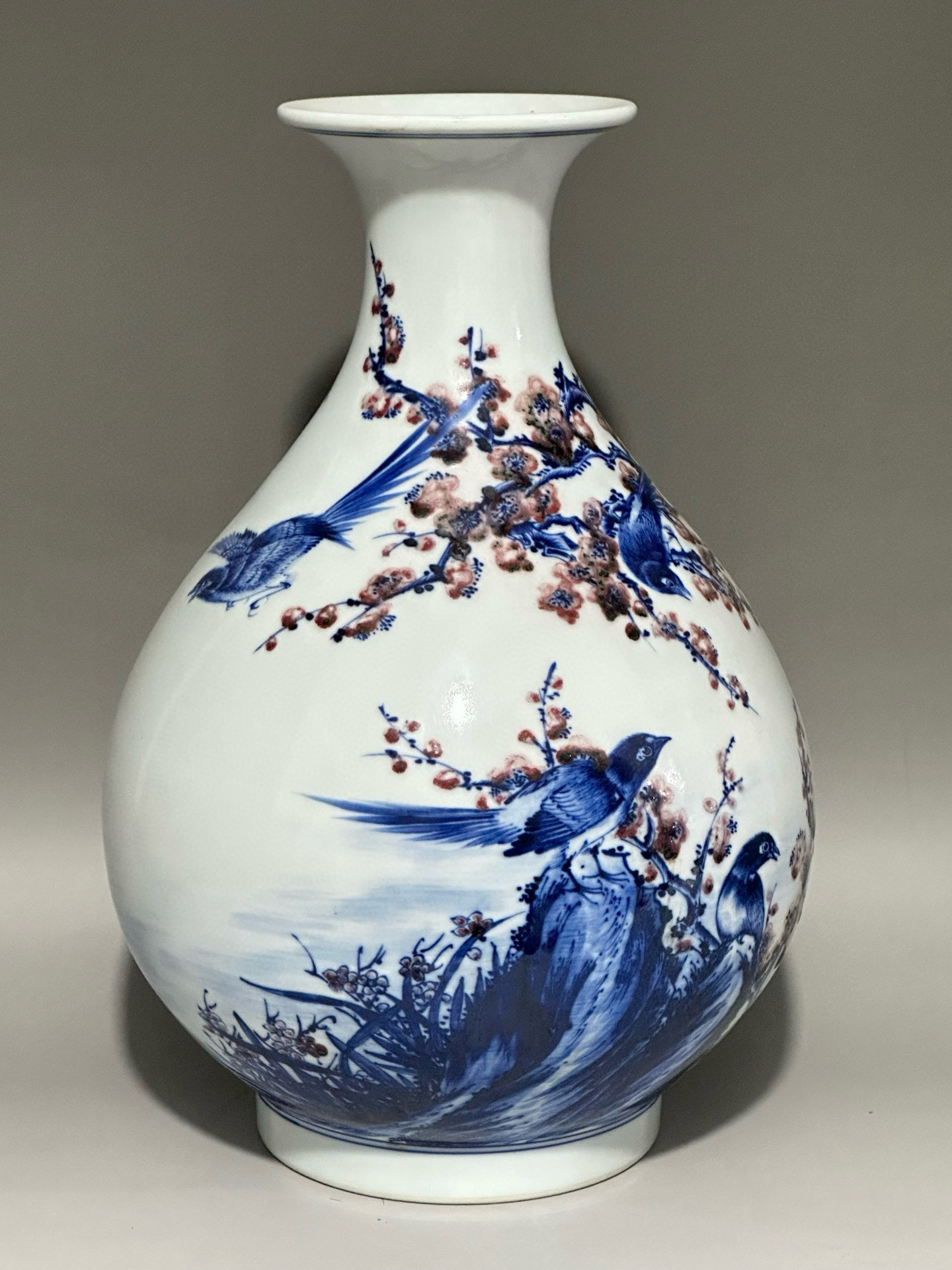 清・雍正年製款・古陶磁器・青花喜上眉梢紋天球瓶・箱付』