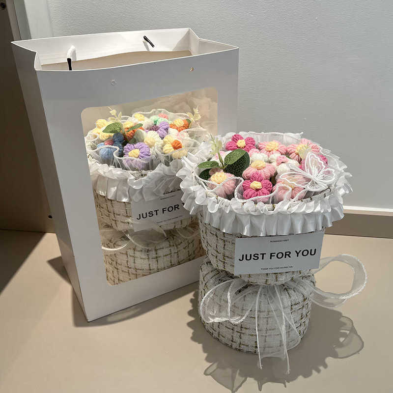 Valentine's Day, Graduation, Finished Knitted Bouquet, Birthday Gift for Girlfriend, Boyfriend, Best Friend, Teacher's Day