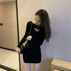 Старинное пальто 针织连衣裙女2023春秋新款短款小个子设计感小众镂空包臀打底黑裙