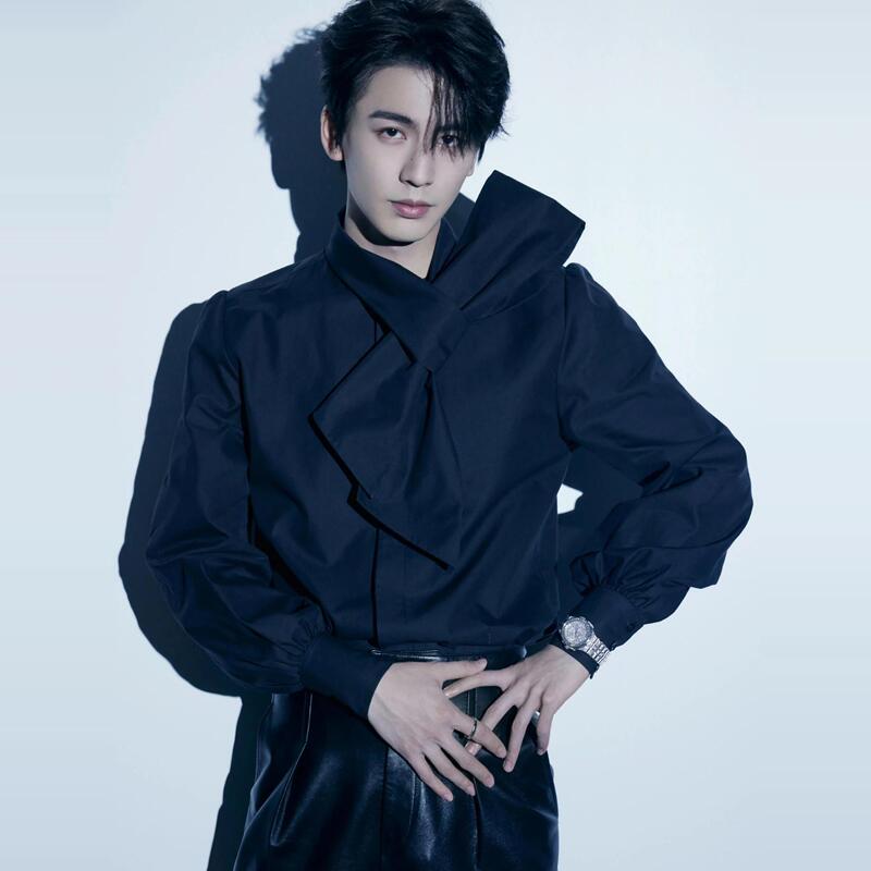 Zhang Linghe's Same Style High-End Black Long-Sleeved Shirt with French Design, Unique and Chic Shirt, Base Layer Top for Men