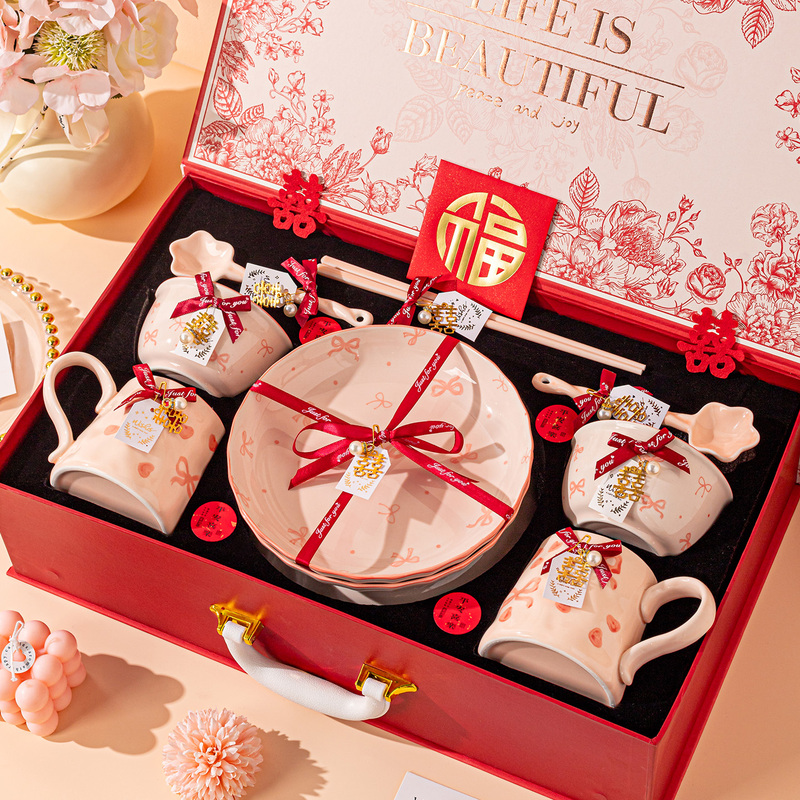 Practical Gifts for Newlyweds, Bride, Engagement Gifts, Gifts for Best Friends and Sisters, Wedding Gifts, Cute Tableware and Cutlery Sets Practical Gifts for Newlyweds, Bride, Engagement Gifts, Gifts for Best Friends and Sisters, Wedding Gifts, Cute Tableware and Cutlery Sets