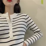 Приятный телу трикотажный свитер, облегающий крой, в западном стиле, в обтяжку, по фигуре