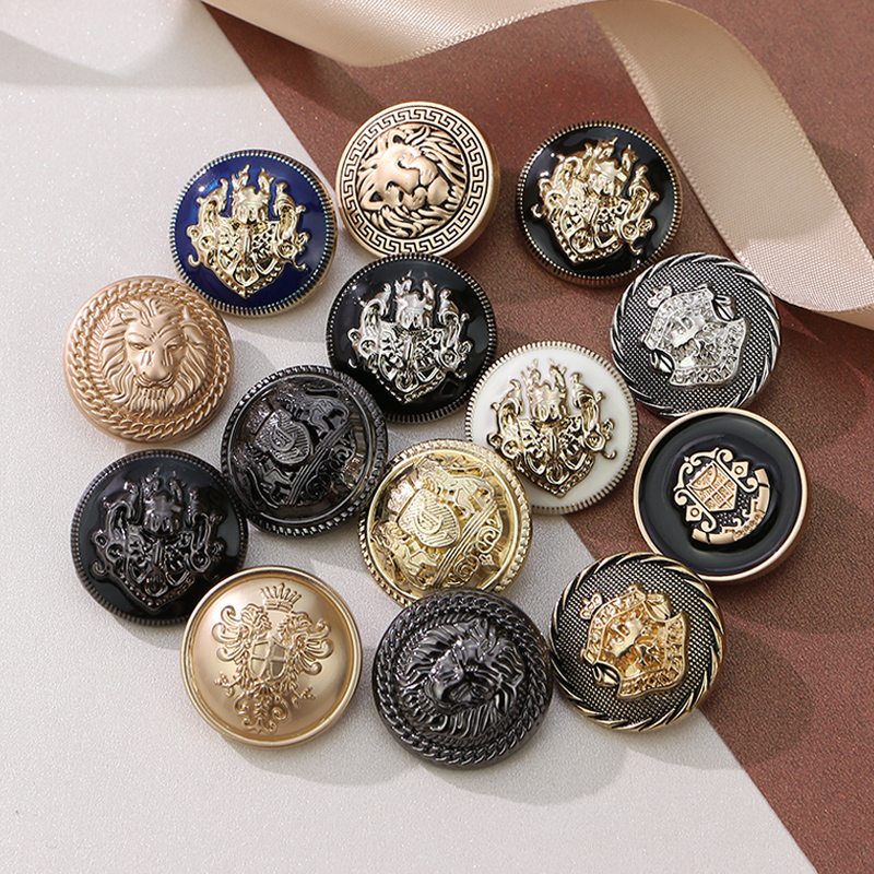 レトロなボタン、英国の大学の制服、金属ボタン、コート、既製のカーディガン、セーター、スーツ、スーツの服のボタン