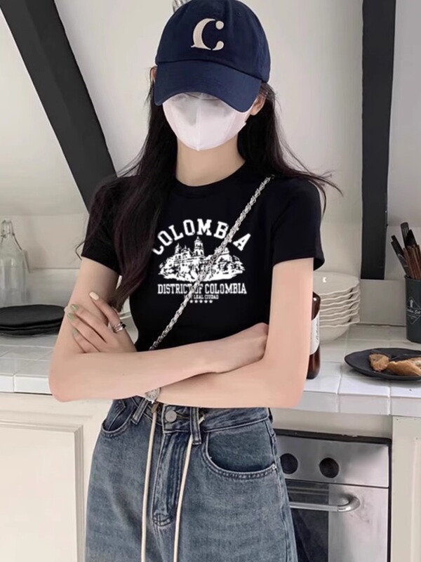 Black Short American Retro Style Regular Shoulder Short-Sleeve T-Shirt for Women, New Summer Style for Petite Figures, Cropped Top with a Sweet and Spicy Vibe