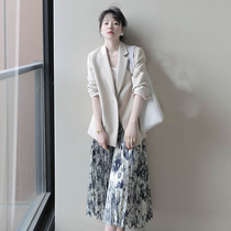 Fall Suit Small Balsamic Wind 2021 New Dress Port Wind Retro Chic Fried Street Weight Loss Fashion Two Suits Women