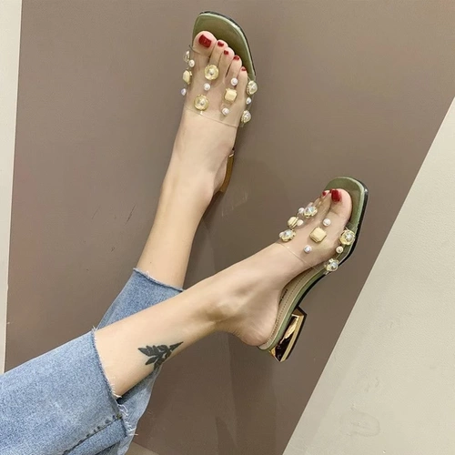 Тапочки, модная обувь, модные слайдеры, коллекция 2021