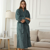 Темно-зеленый