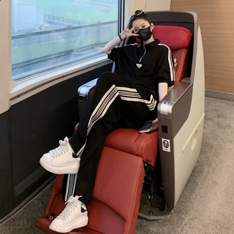 High-End Brand Casual Suit for Women, Summer Short-Sleeved European Fashion, Preppy Style Wide-Leg Pants, Sportswear Two-Piece Set