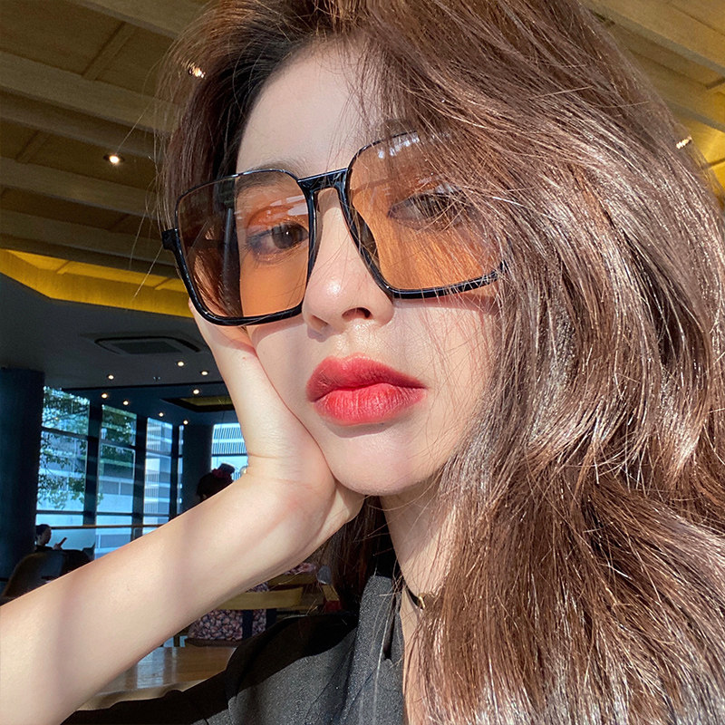 Huisizehat Whirlpool Huisawa Fashion Light Tea Color Sunglasses Online Red Street Pat half the frame is thin