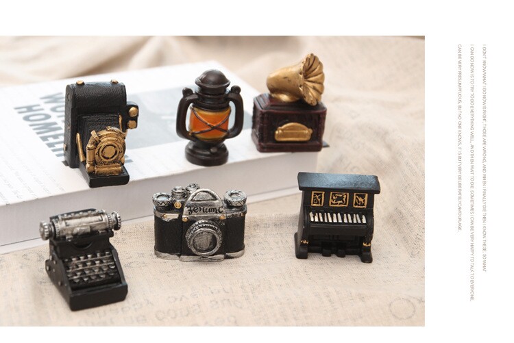Оригинальный подарок 相机钢琴打字机复古做旧创意树脂迷你小摆件家居装饰网店拍摄定制 German/only banquet