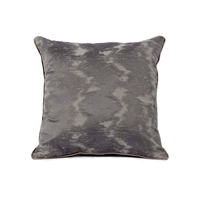 Темно -серой