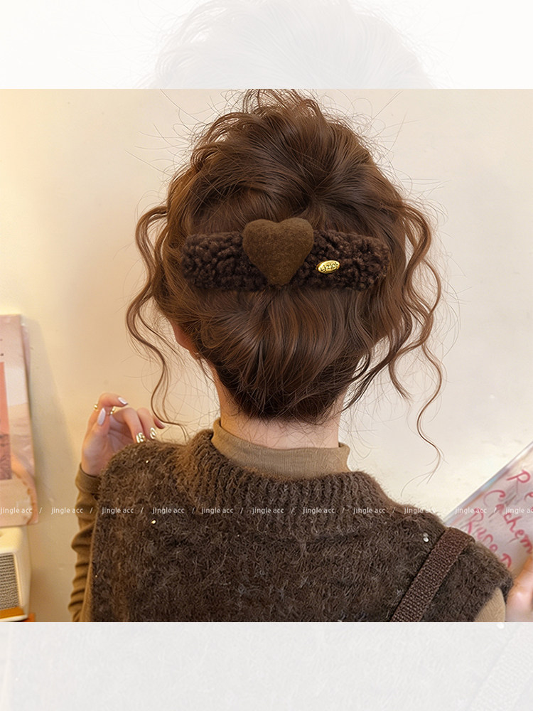 Plush Heart-Shaped Duckbill Hair Clip for Women 2025 New Style High-End Hairpin One-Word Clip for Back of Head Hair Accessory