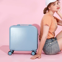 Модный космический чемодан