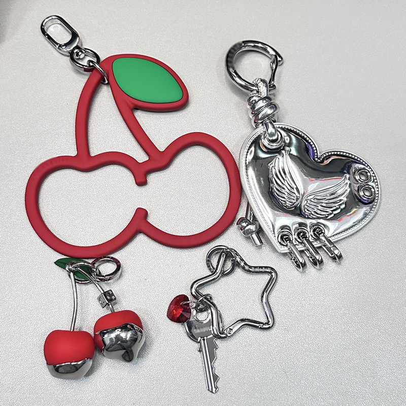Huaqiangbei Teng Zhilong Gd Style Metal Heart Puff Phone Chain Dice Keychain Bag Charm
