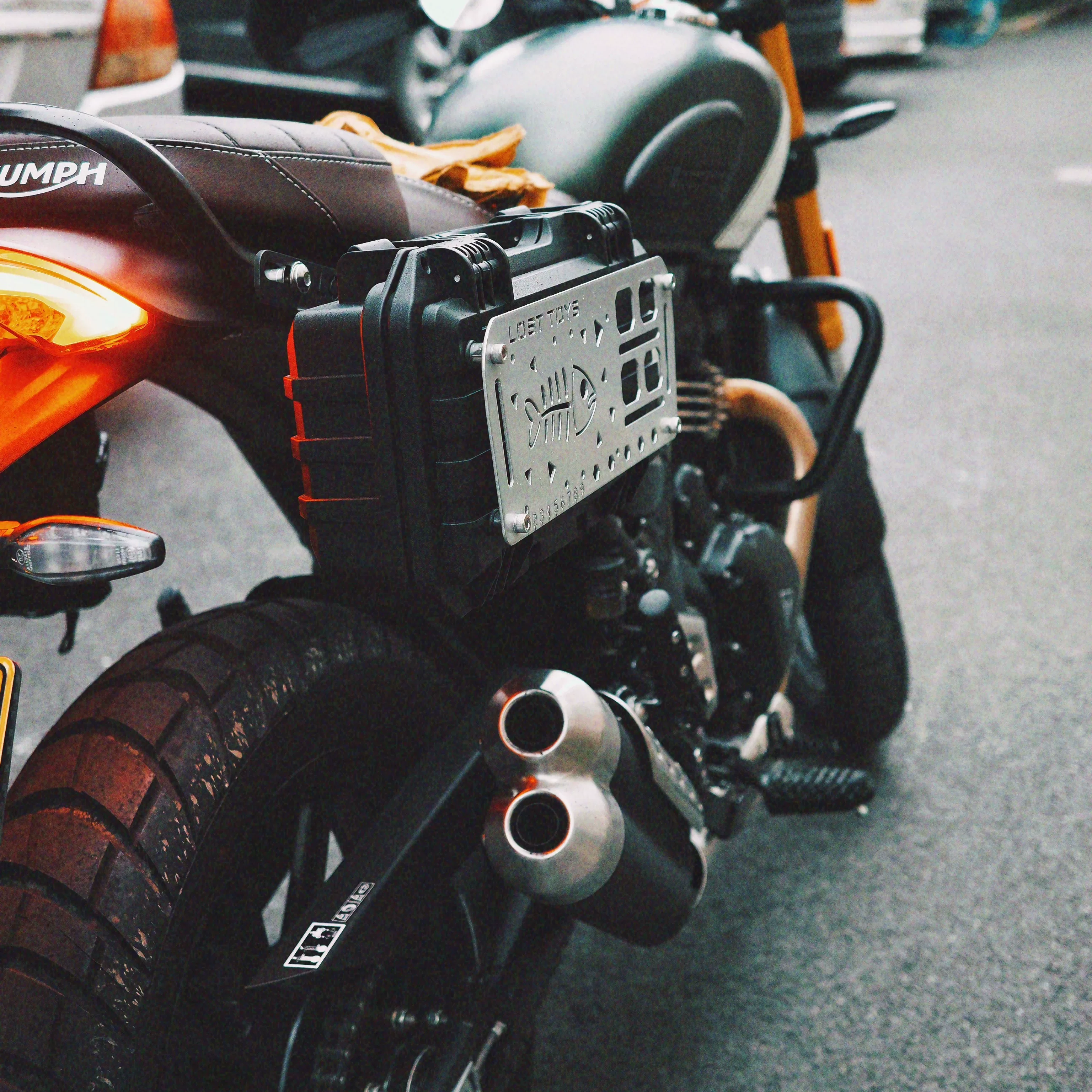 Купить: Triumph speed400 SCRAMBLER400X модифицированные аксессуары боковая сумка кронштейн крепление тактическая панель ящик инструментов