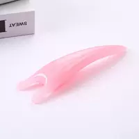 Розовый царапин носа