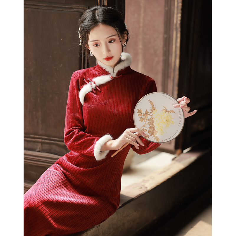 Red cheongsam, elite lightweight wedding dress, increased thickness, 2023 collection, light style Red cheongsam, elite lightweight wedding dress, increased thickness, 2023 collection, light style