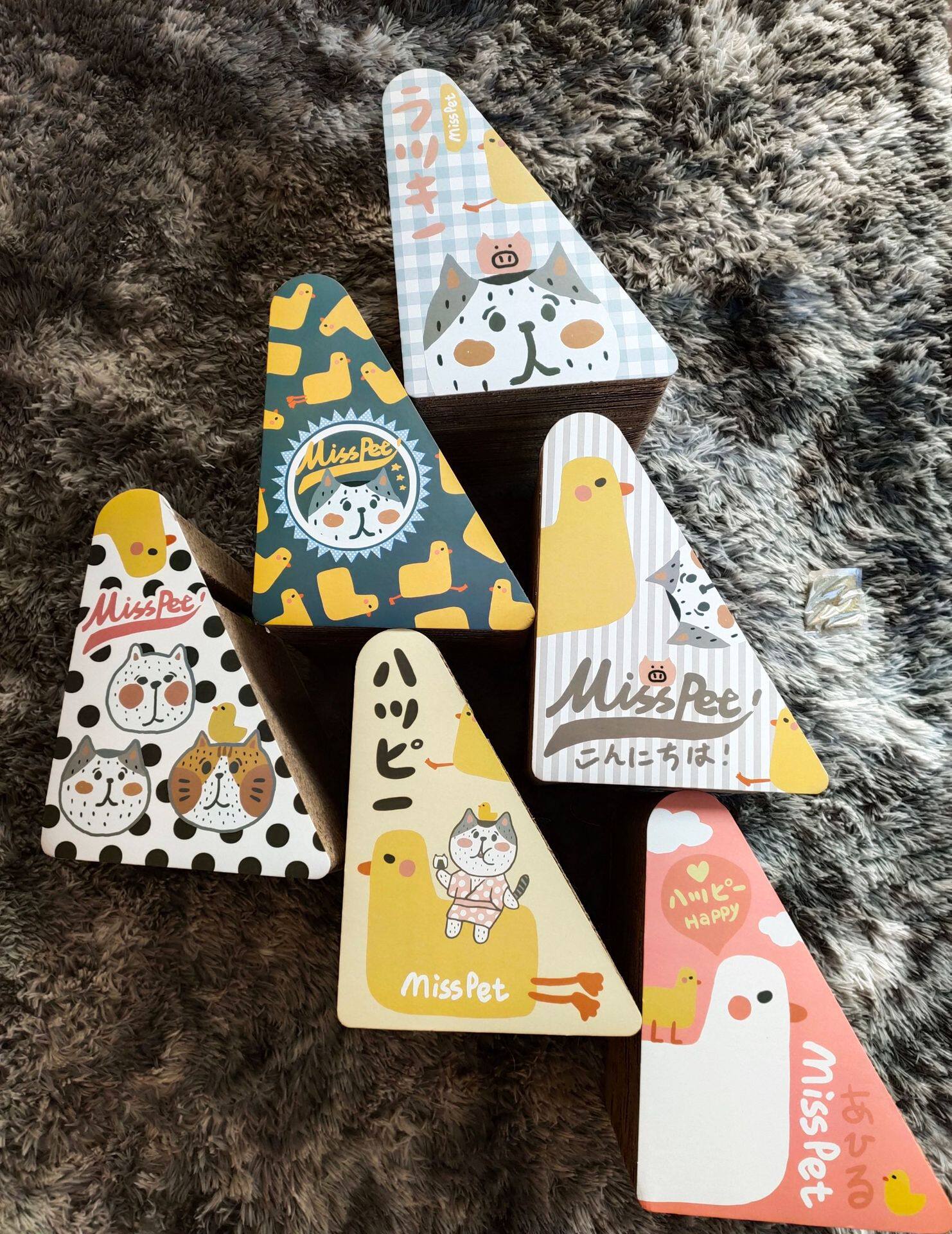 Puff Cat MISSpET Duck Series Triangle Slope Corrugated Cat Cat Grinding Cat Toy