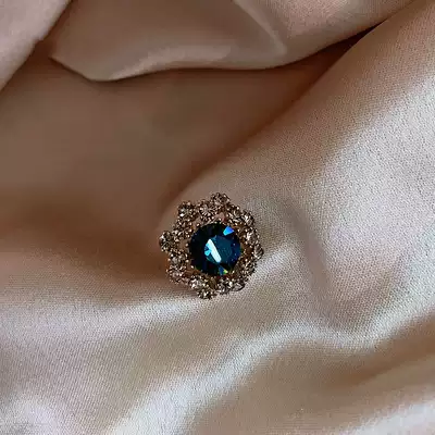 Crystal brooch high-end women's summer anti-light small crowd 2021 New Tide exquisite pin fixed clothes accessories