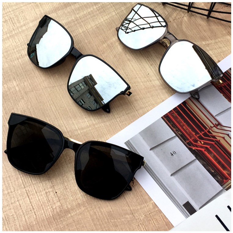 Retro square round face black sunglasses male personality Chains ultra-humbling sound trampoline sunglasses women's net red sand beach