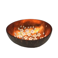 Цветок выглядит как модель золотого золота