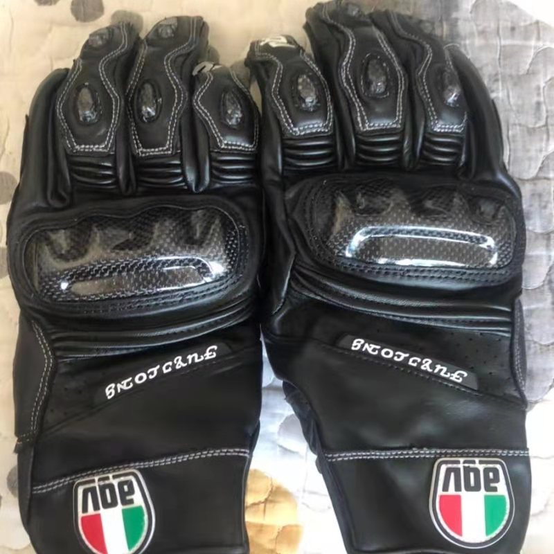 Summer Season AGV Carbon Fiber Locomotive Riding Gloves Heavy Locomotive Racing Leather Anti-Fall Waterproof Comfort Gloves