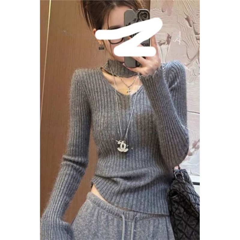 Gray Hollow-Out V-Neck Halter Long-Sleeve Base Knit Sweater for Autumn and Winter, Slim-Fit Inner Wear with a High-End Feel Gray Hollow-Out V-Neck Halter Long-Sleeve Base Knit Sweater for Autumn and Winter, Slim-Fit Inner Wear with a High-End Feel