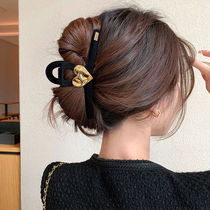 Korean light luxury flocking temperament grabber love grabber 2023 Internet celebrity grabber large high-end shark clip hair accessory