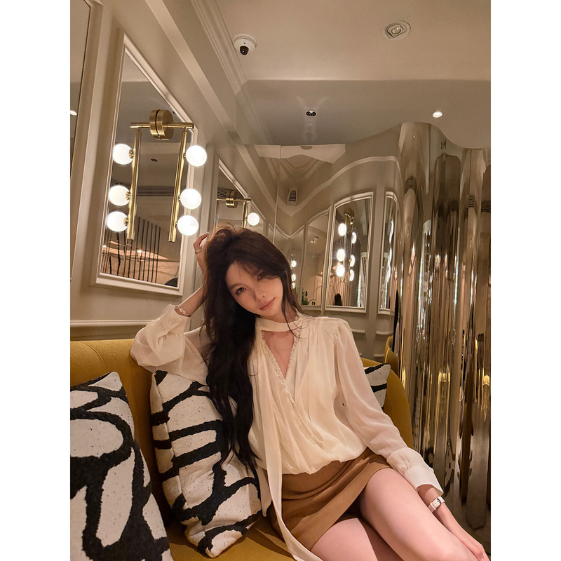 Zhang Ximu Label French-Style Soft Gauze French-Style Ribbon Shirt Set for Women, Autumn Chiffon Top and Short Skirt Two-Piece Set Zhang Ximu Label French-Style Soft Gauze French-Style Ribbon Shirt Set for Women, Autumn Chiffon Top and Short Skirt Two-Piece Set