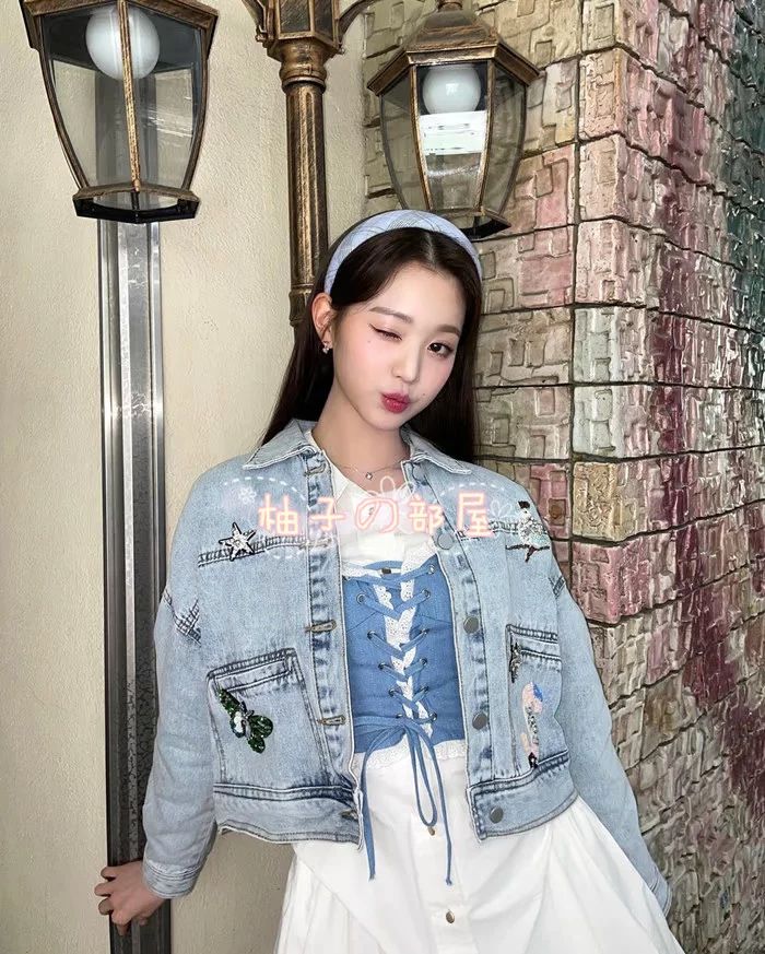 ЮжнаяKorea покупает музыкальный банк Izone Ive WONYOUNG Zhang Yuanying, та же джинсовая куртка