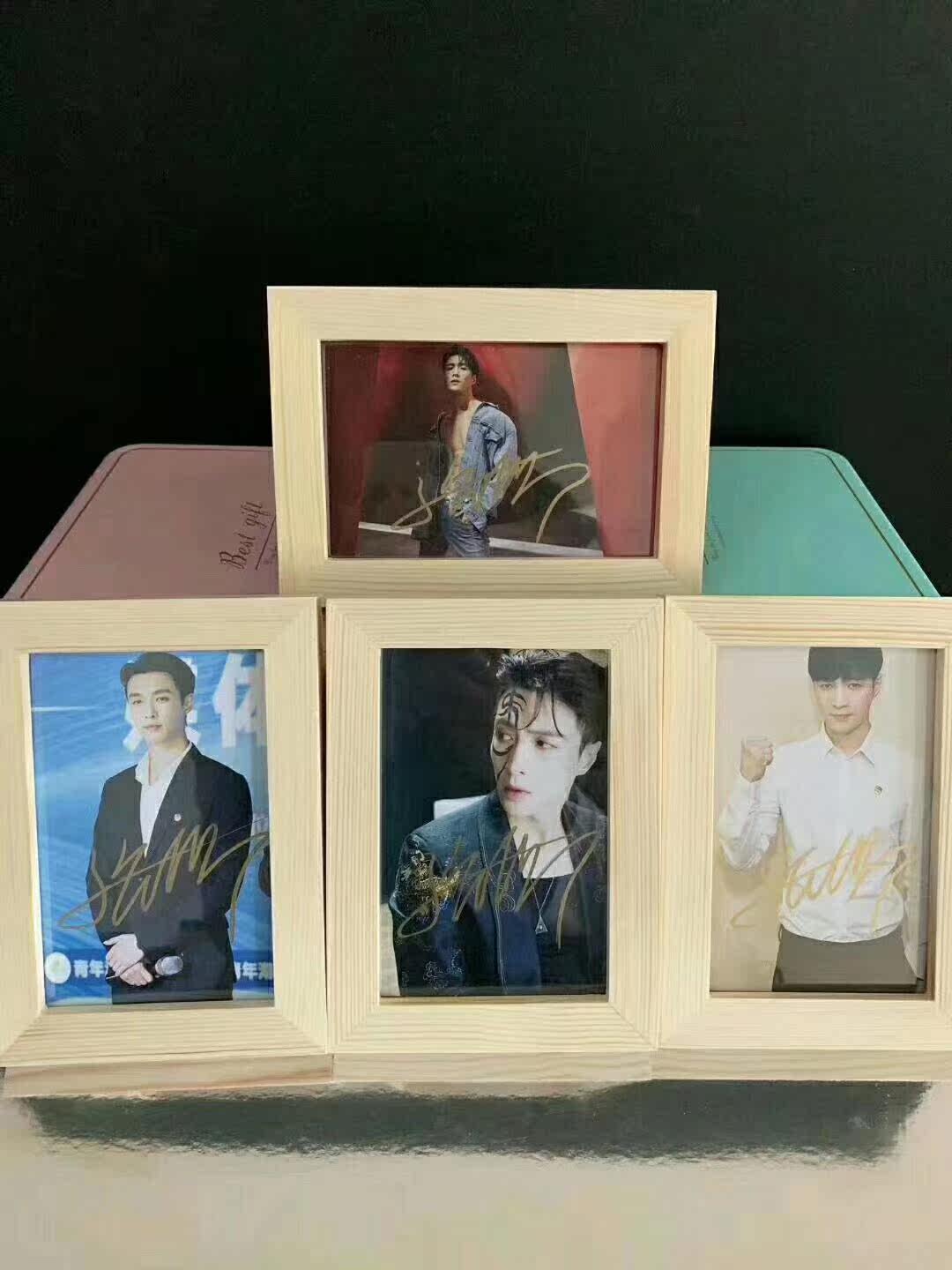 Zhang Yixing's autograph photo frame stars around the pro-sign cheap fidelity