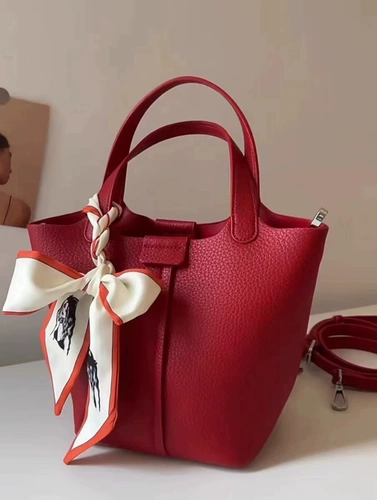 Красная вместительная и большая сумка через плечо для невесты, небольшая корзина