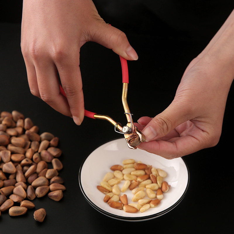Pine nut Husker household wild non-open pine nuts labor-saving shell tool nut whole grain to take kernel clamp clip