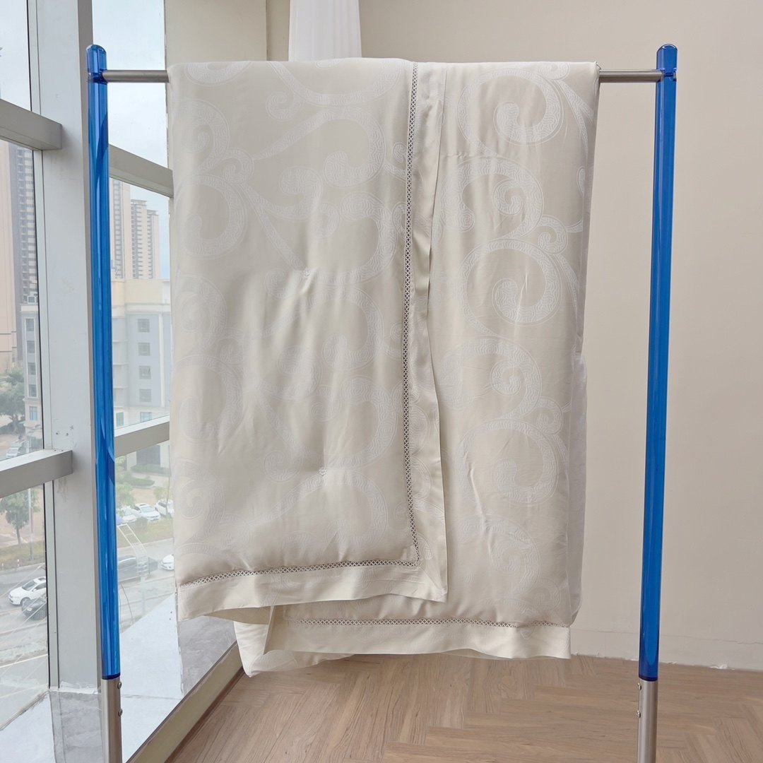 Five-star hotel customized with high-end silk quilt winter quilt-Taobao