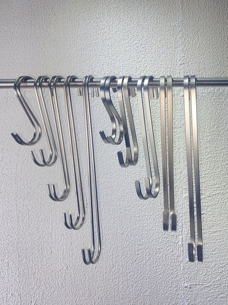 Clothing store women's clothing store display props stainless steel lengthened round hook flat hook S hook on the wall display rack coat S hook