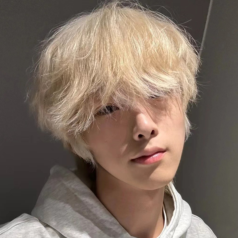 Off-White Gold Wig for Men with Short Straight Hair, Cool Stylish, Fluffy Ear-Length Short Hair, Natural and Handsome Korean Style Headgear for Boys