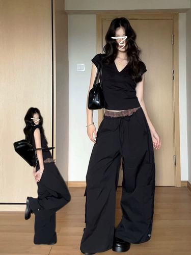 Черная короткая футболка, V-образный вырез, короткий рукав, в западном стиле