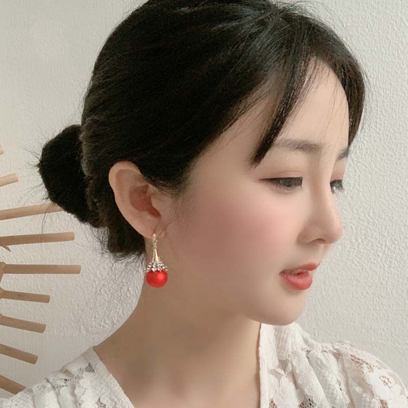 Red earrings Temperament High-end Earrings 2023 New Explosive Style Niche Design Sense Korean Net Red Light Luxury Earrings