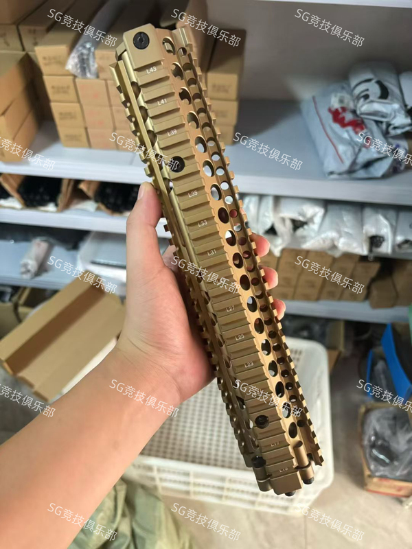Sima M4 High-Quality Front-Section Precision Strike Hk416 Metal Fishbone Model Toy with Modified Rail Accessories
