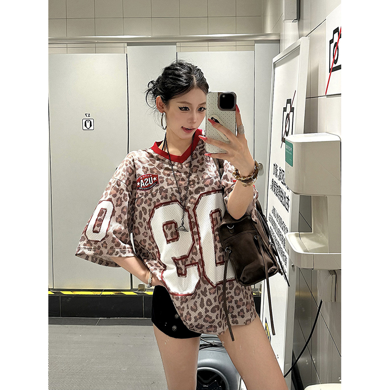 Explosive Candy American Retro Leopard Print Digital Print Jersey V-Neck Short-Sleeve T-Shirt for Women, Summer Loose and Versatile Top, Trendy Explosive Candy American Retro Leopard Print Digital Print Jersey V-Neck Short-Sleeve T-Shirt for Women, Summer Loose and Versatile Top, Trendy